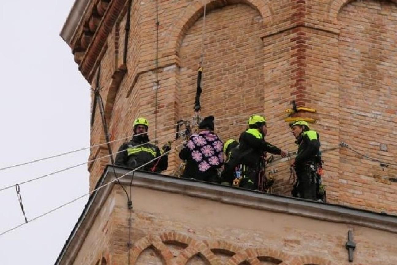 Pordenone, la Calata della Befana dei Pompieri