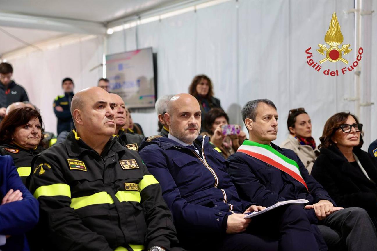 Il Capo del Corpo Mannino (a sinistra della foto) e il sottosegretario Prisco alla presentazione del progetto RESCEU CBRN-DSIM-IT