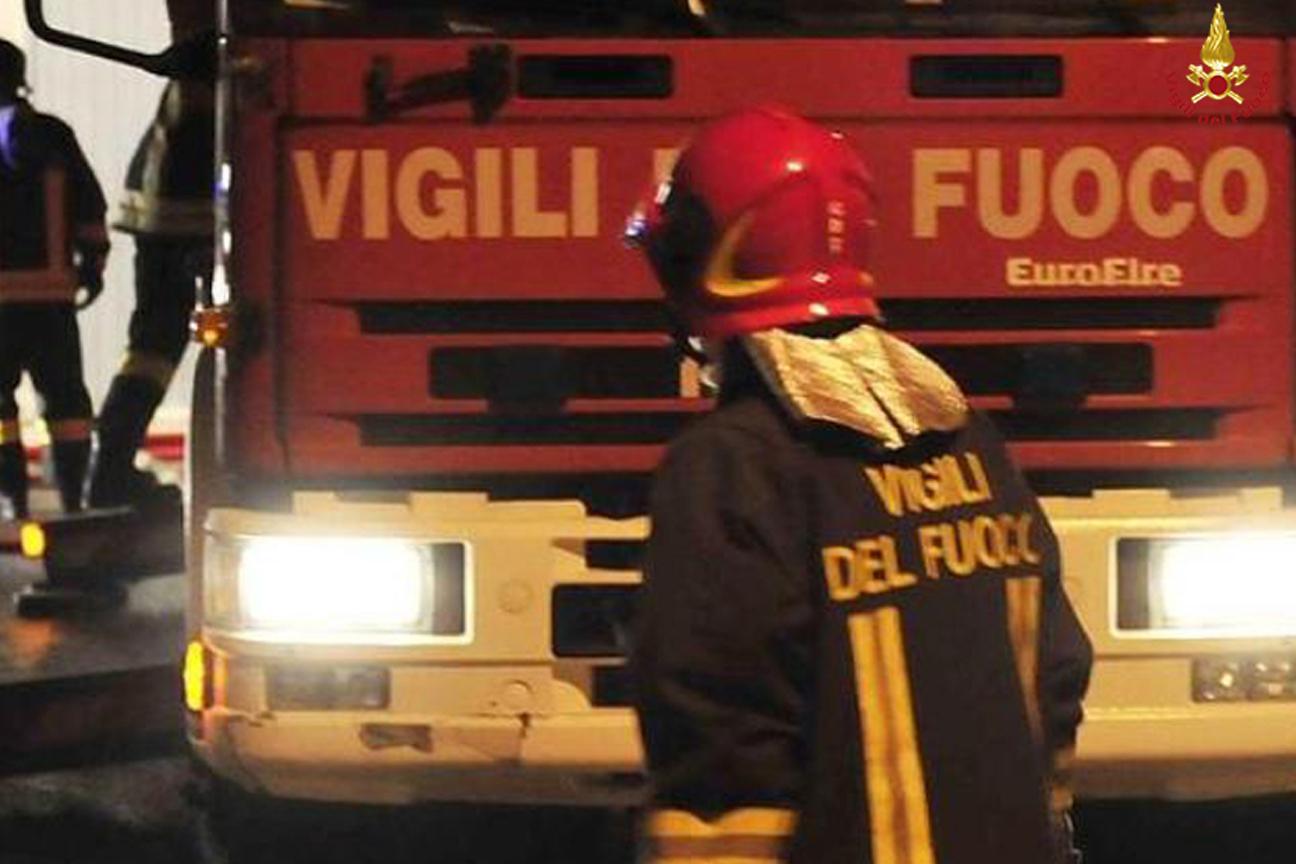 Immagine di repertorio di un intervento nella notte dei Vigili del fuoco