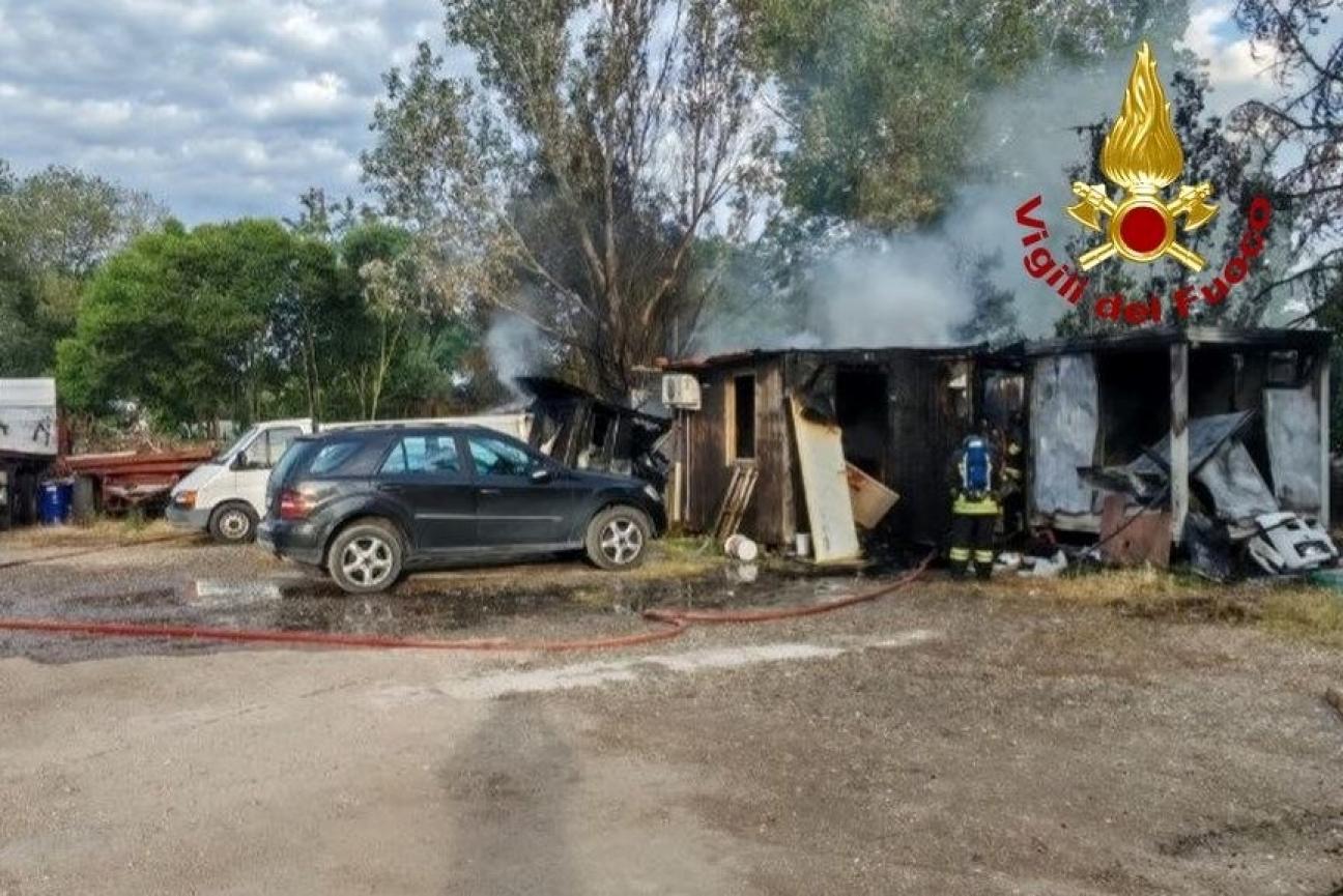 Incendio capanno attrezzi