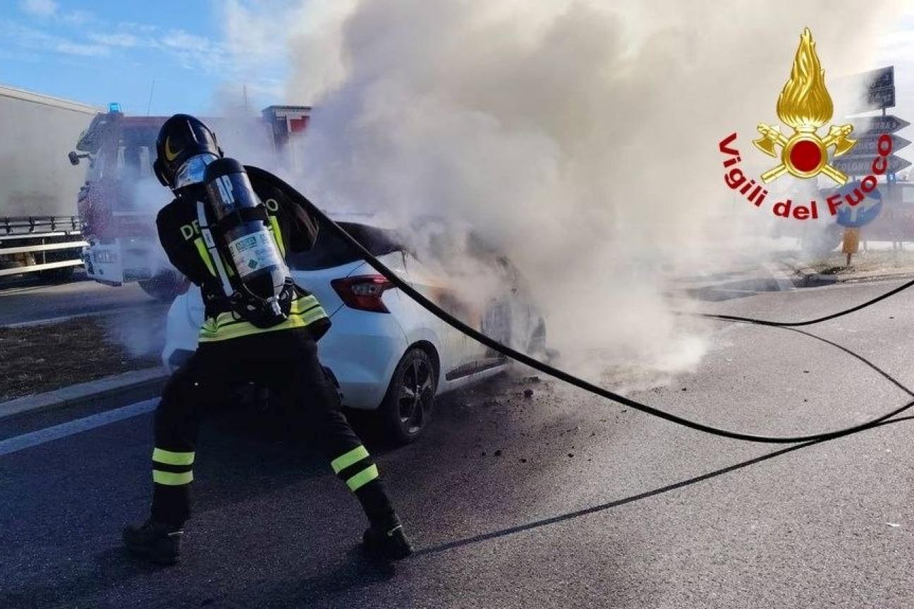 incendio autovettura