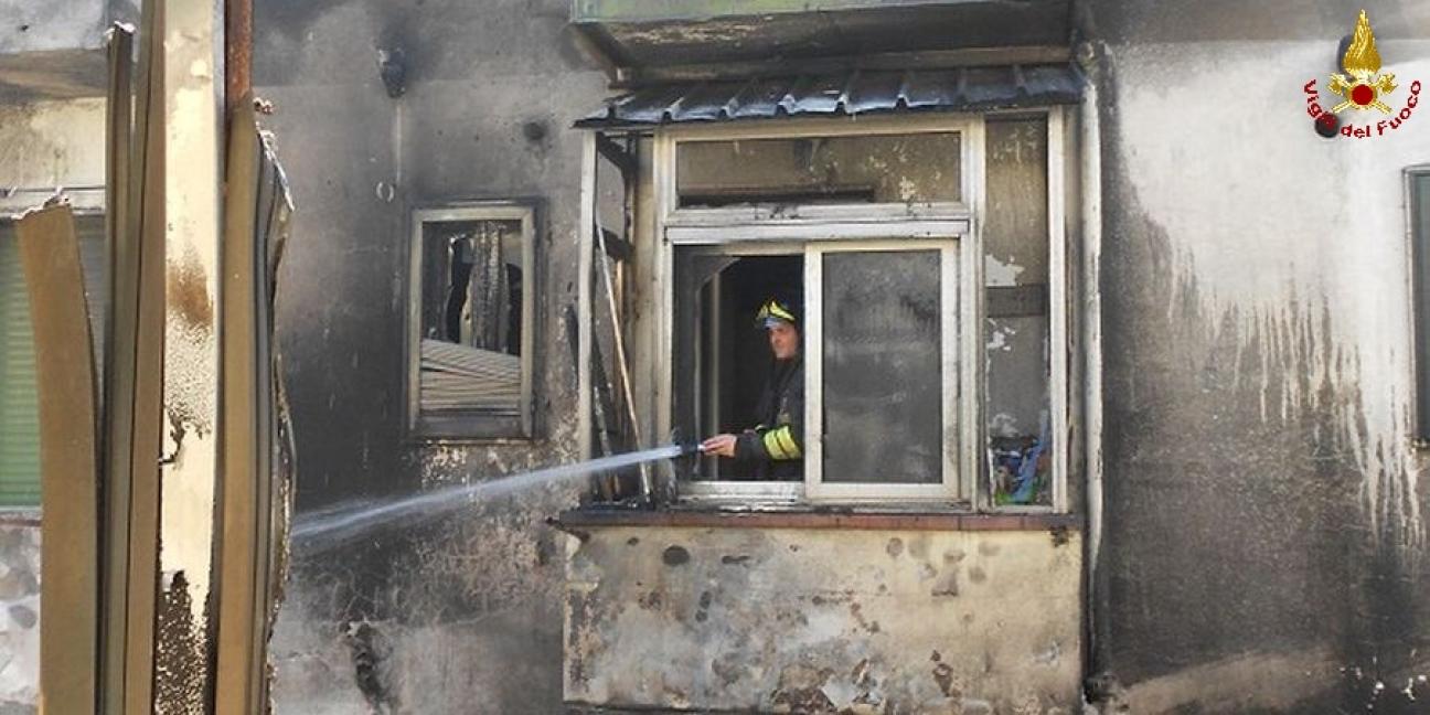 Lucca, cinque appartamenti in fiamme a Viareggio