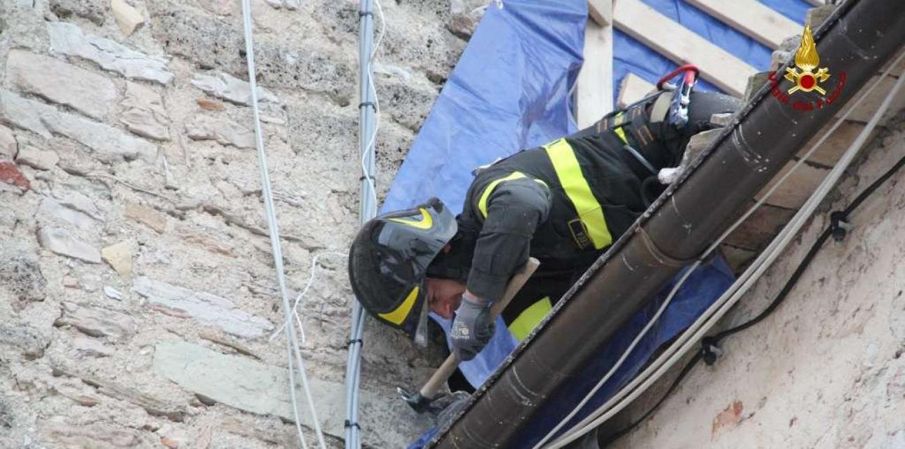 Macerata, termine lavoro copertura del tetto della chiesa di San Lorenzo a Fiastra