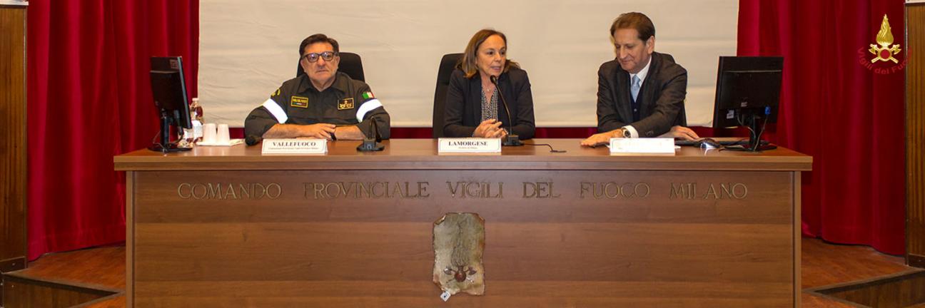 Milano, il Prefetto Luciana Lamorgese in visita al Comando dei Vigili del fuoco
