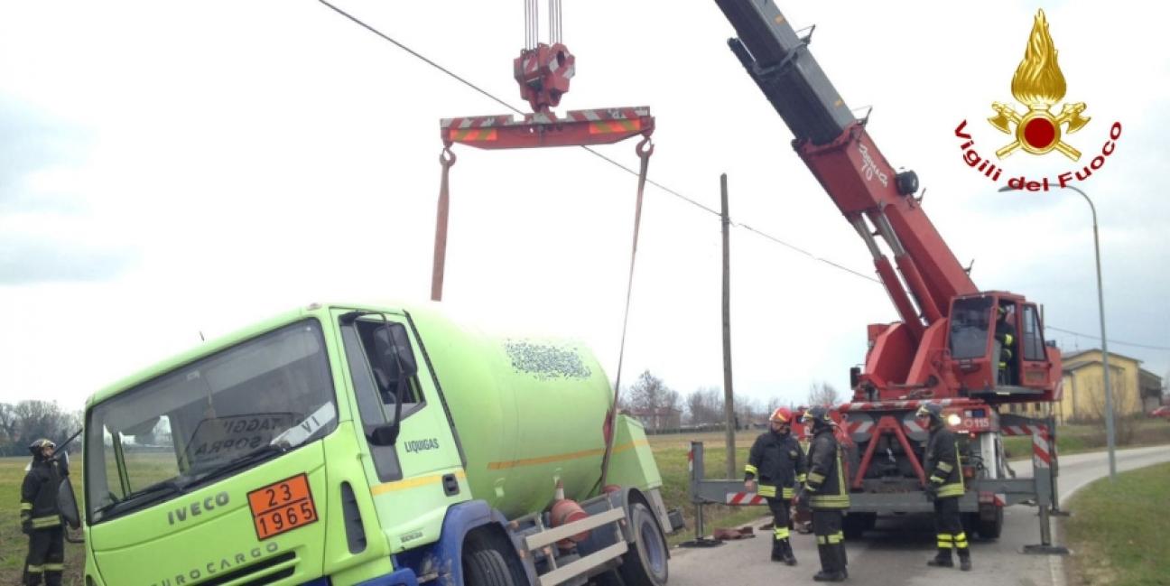 Padova,  recupero cisterna contenente gas Gpl nel comune di Villafranca