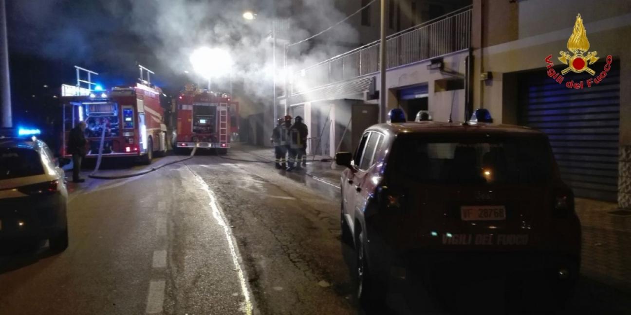Chieti, incendio box autorimessa