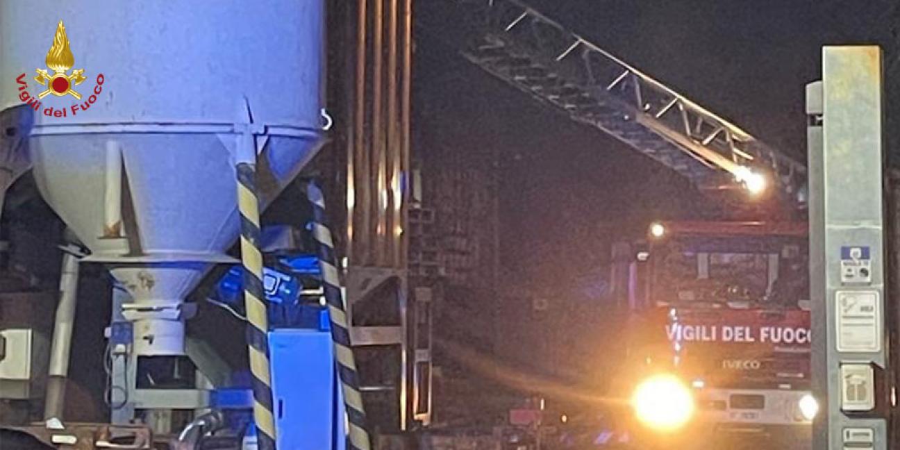 Milano, incendio fonderia a Castano Primo