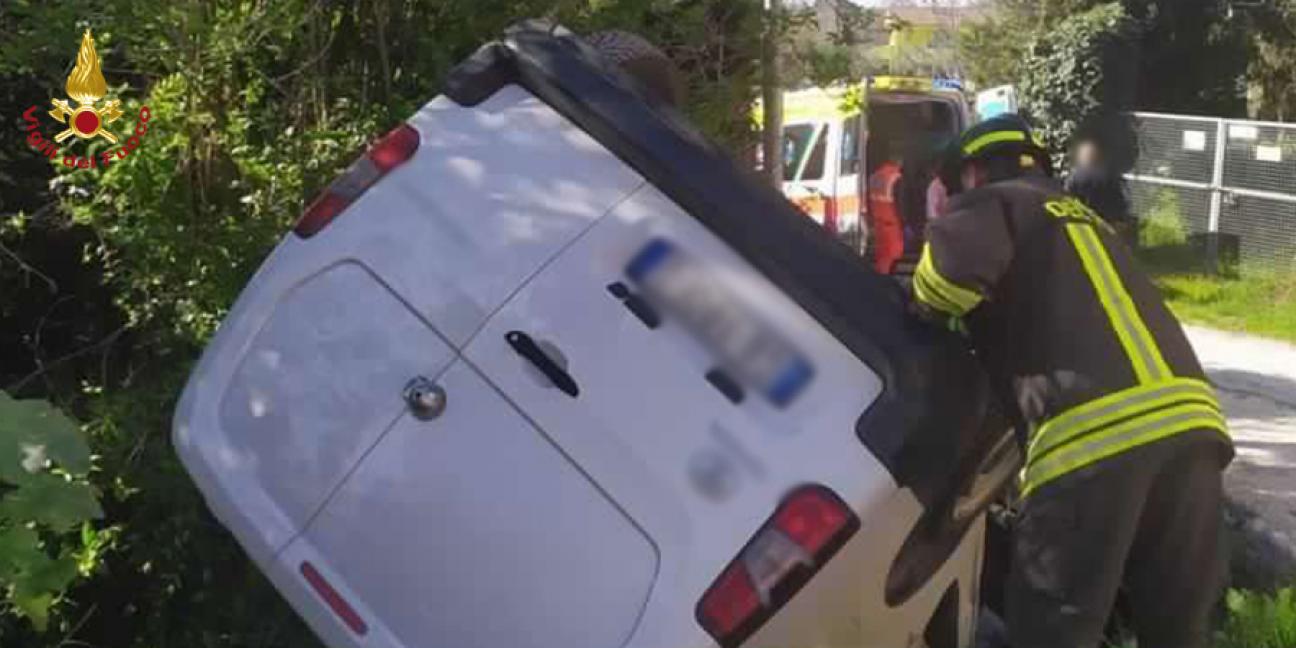 Fermo, incidente stradale