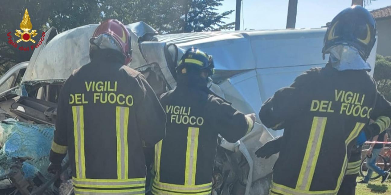 Latina, incidente stradale