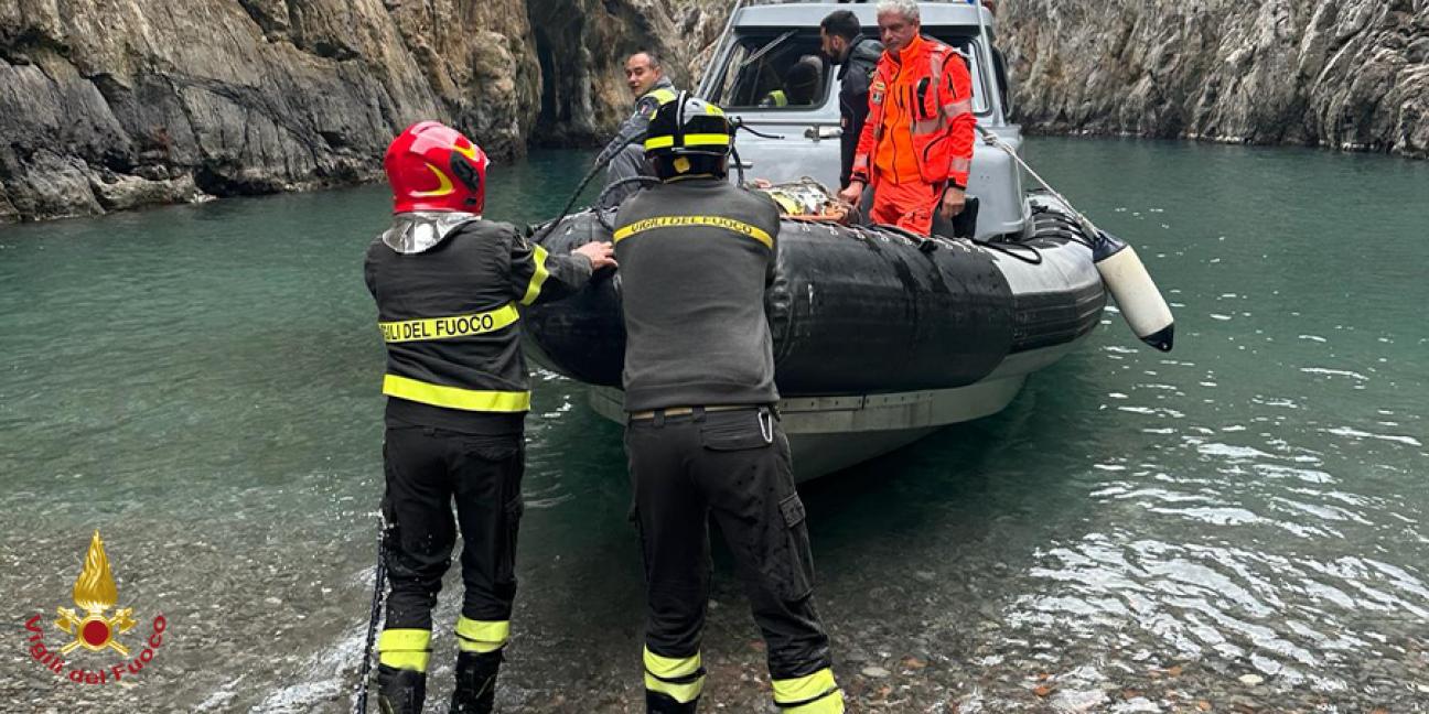 Salerno, turista americano precipita nel fiordo col paracadute: intervengono i Vigili del fuoco