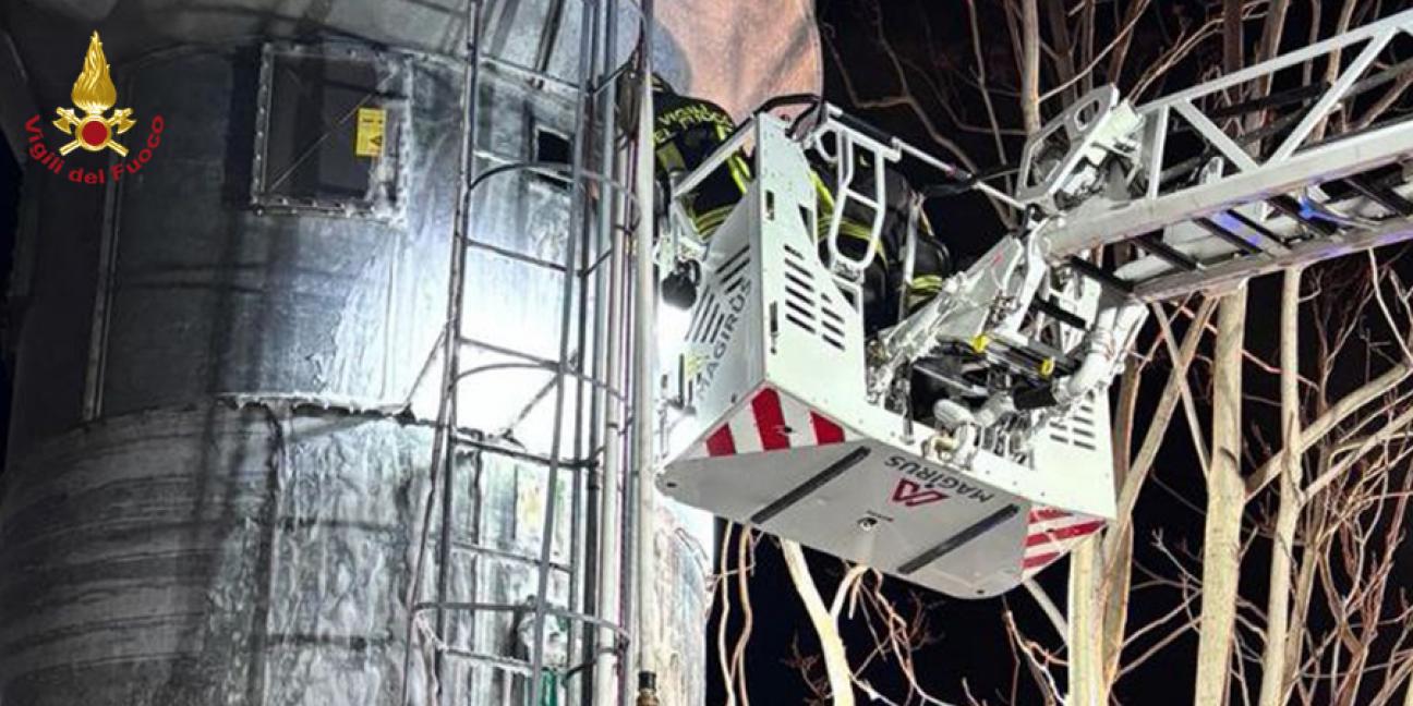 Macerata, incendio silo