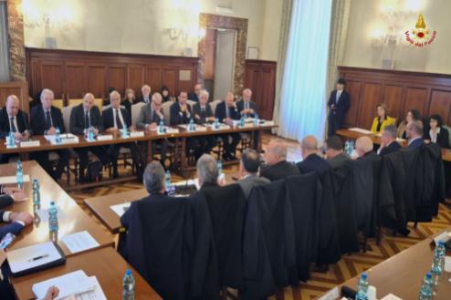 Il tavolo negoziale col ministro dell'Interno Piantedosi