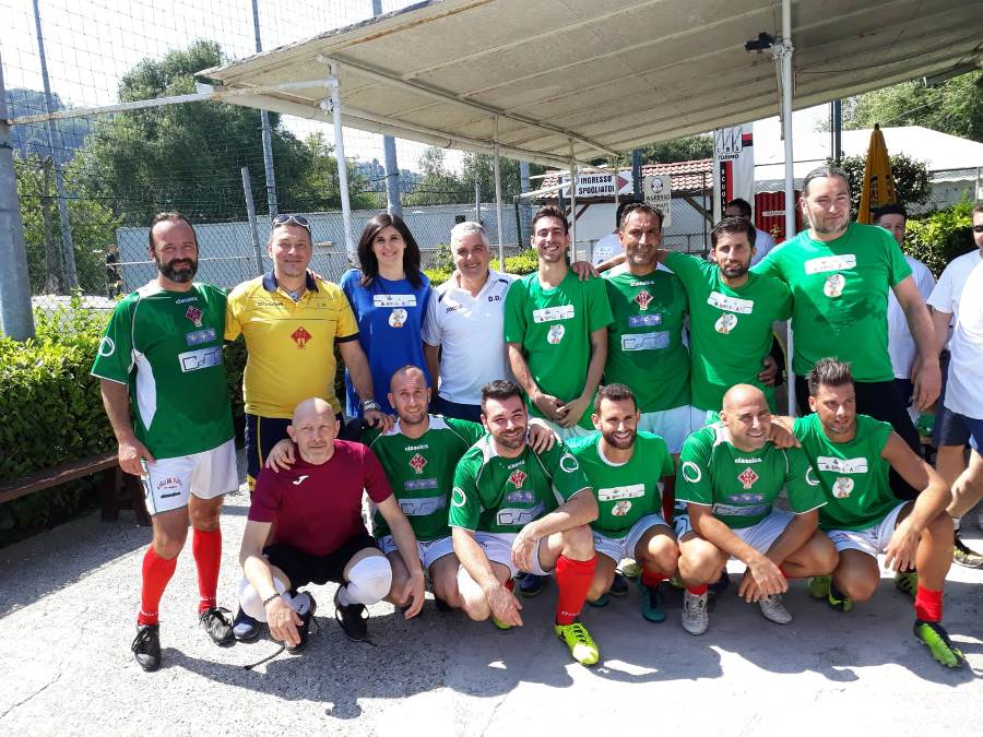 La squadra VF con la sindaca di Torino Chiara Appendino
