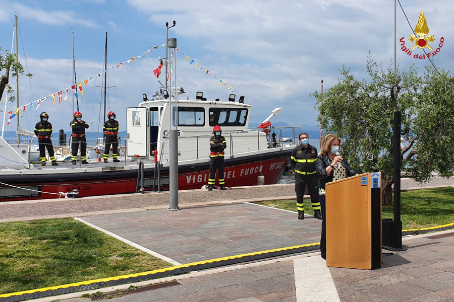 Il prefetto Lega e il Capo del Corpo Dattilo a Bardolino per il varo della nuova imbarcazione per il soccorso nel Garda