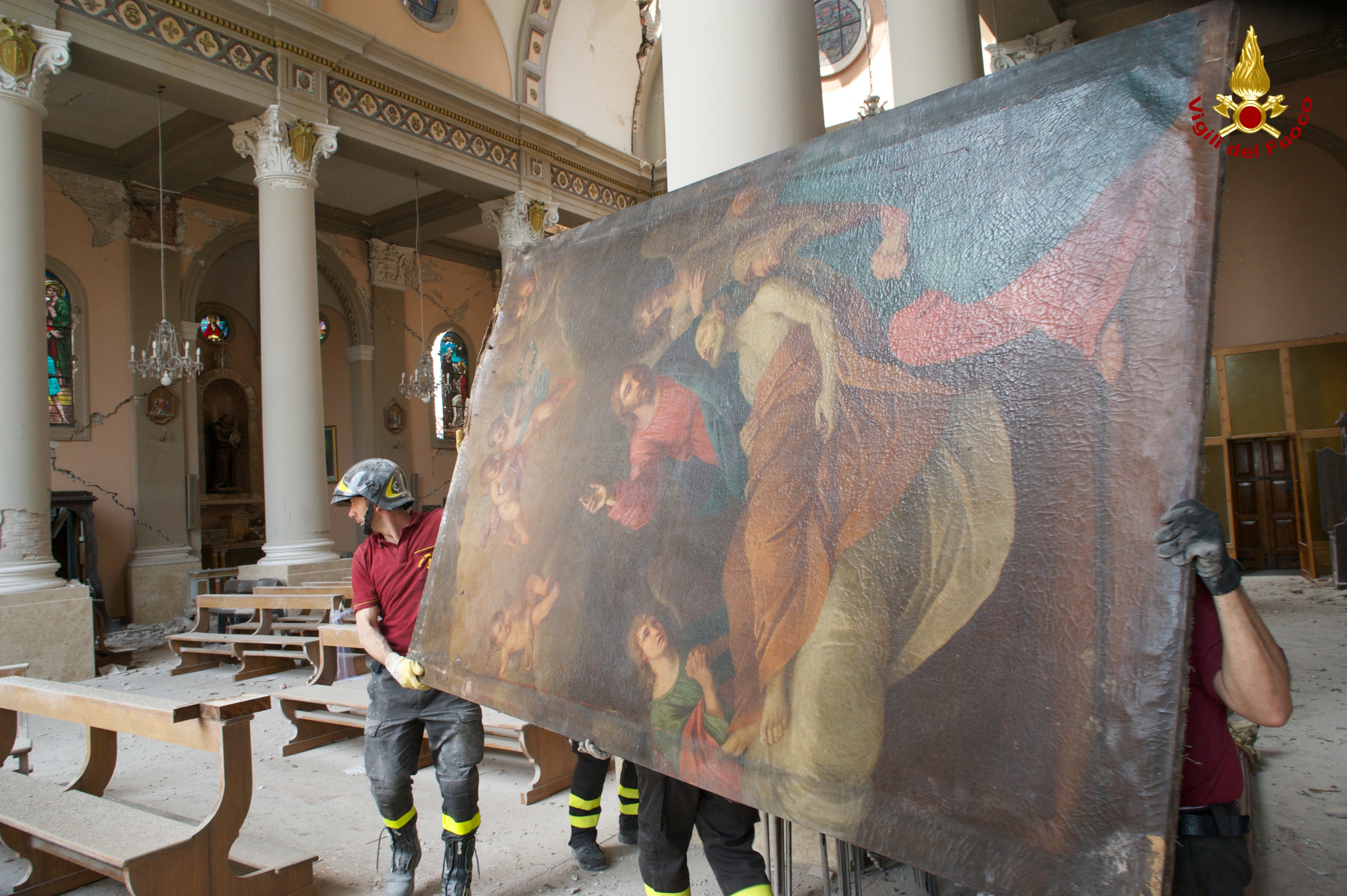 Recupero statue e dipinti del seicento dalla chiesa di Mirabello (FE)