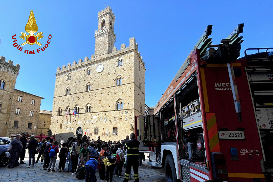 Pisa, bambini Vigili del fuoco per un giorno a Volterra per la 